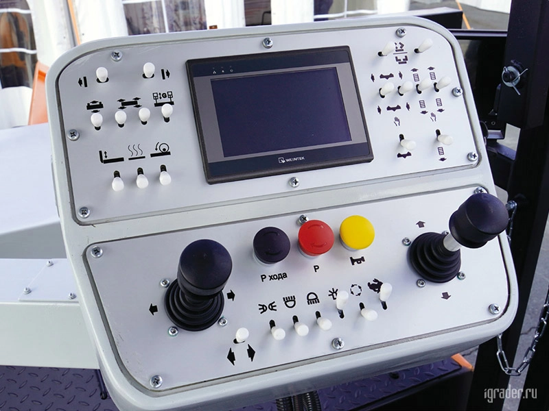 Асфальтоукладчик АСФ-Г-4-04